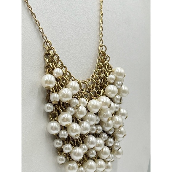 J. Crew White Pearl Center Cluster Bib Bridal Wedding Classic Dangle Necklace - Picture 7 of 13
